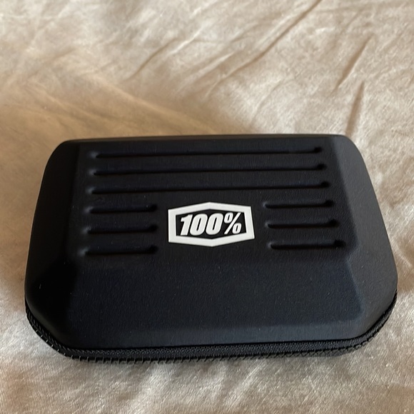 BNIB MAAP x 100% Hypercraft - Silver Cycling Glasses - Picture 10 of 16